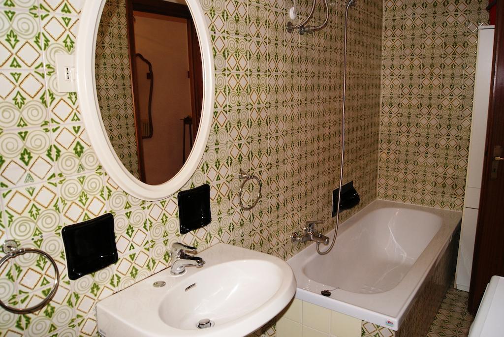 Apartament La Terrazza Tra Pini E Mare San Bartolomeo Al Mare Pokój zdjęcie